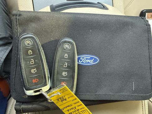 Used 2018 Ford Taurus SEL w/ Equipment Group 201A FWD image 23