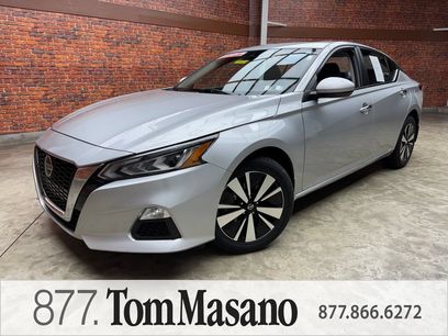 Used 2022 Nissan Altima 2.5 SV w/ SV Premium Package