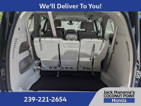 Used 2019 Chrysler Pacifica Touring-L Plus w/ Tire & Wheel Group FWD image 13