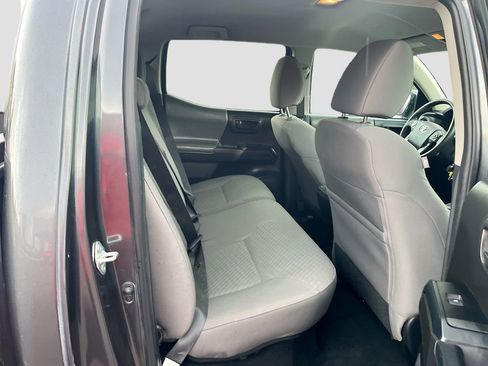 Used 2022 Toyota Tacoma SR AWD/4WD image 25