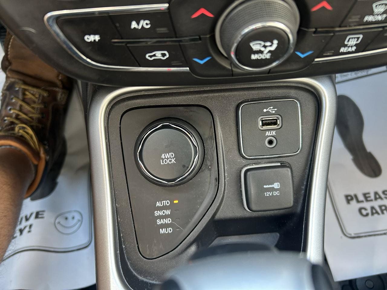 Used 2019 Jeep Compass Latitude w/ Popular Equipment Group AWD/4WD image 24