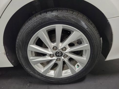 Used 2021 Toyota Camry LE FWD image 10