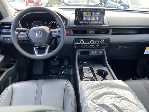 New 2025 Honda Pilot EX-L image 10