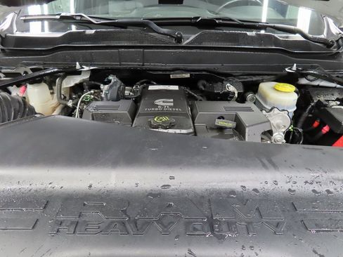 Used 2022 RAM 2500 Laramie w/ Night Edition image 25