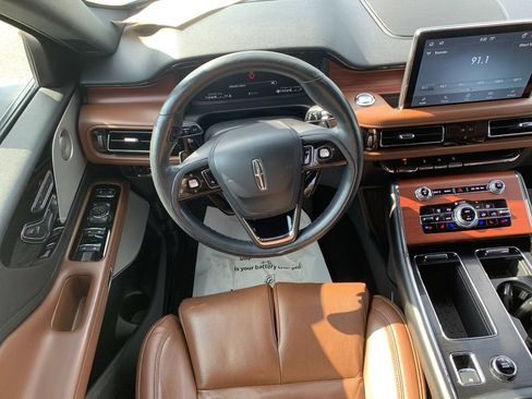 Used 2022 Lincoln Aviator Reserve w/ Equipment Group 201A AWD/4WD image 17