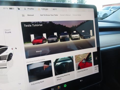 Used 2023 Tesla Model 3 Standard Range image 18