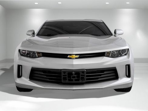 Used 2017 Chevrolet Camaro LT image 4