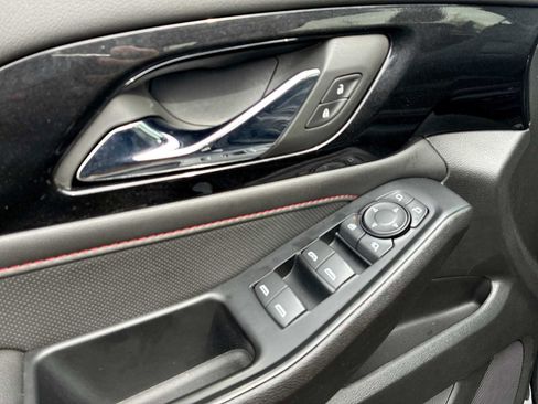 Certified 2023 Chevrolet Traverse RS image 24