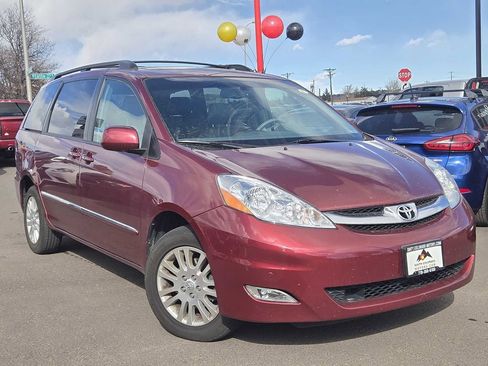 Used 2007 Toyota Sienna XLE Limited image 1