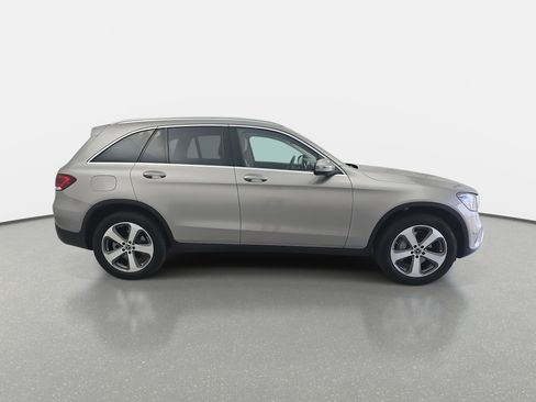 Used 2021 Mercedes-Benz GLC 300 4MATIC image 4
