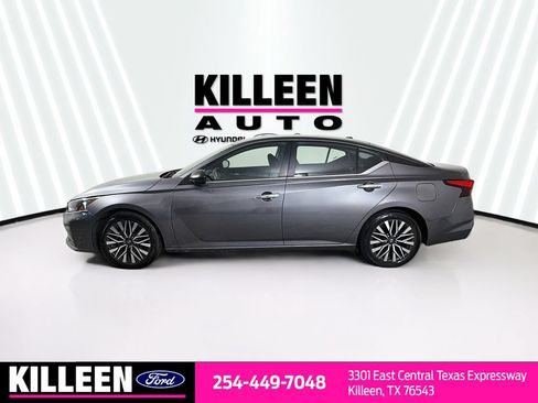 Used 2024 Nissan Altima 2.5 SV FWD image 4