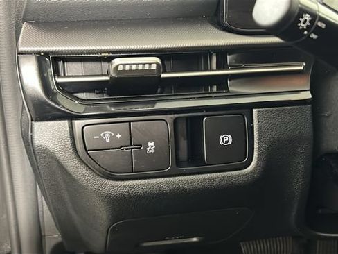 Used 2026 Kia Sportage LX FWD image 19