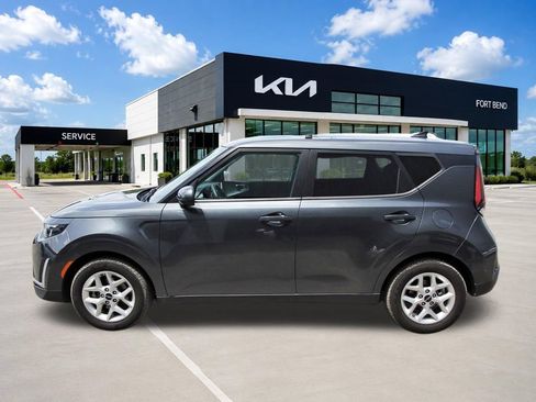 Used 2024 Kia Soul LX w/ Option Group 015 FWD image 8