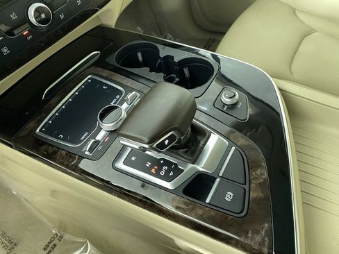 Used 2018 Audi Q7 3.0T Premium Plus w/ Premium Plus Package image 19