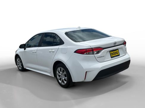 Used 2024 Toyota Corolla LE FWD image 3