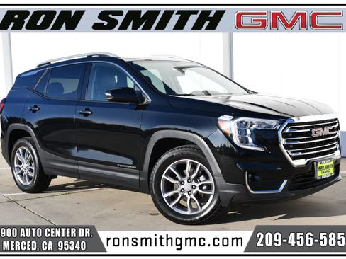 Used 2024 GMC Terrain SLT image 1