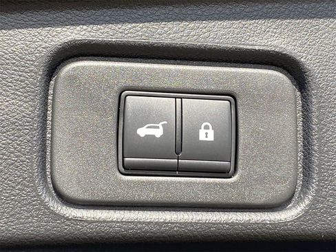 New 2025 Nissan Pathfinder SV image 14