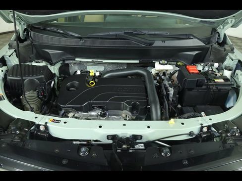Certified 2025 Chevrolet Equinox ACTIV w/ Safety and Technology Package AWD/4WD image 21