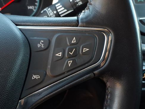 Used 2018 Chevrolet Equinox LT image 25