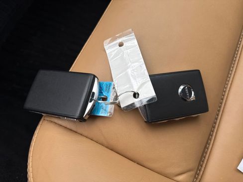 Used 2017 Volvo XC90 T6 Momentum w/ Vision Package image 31