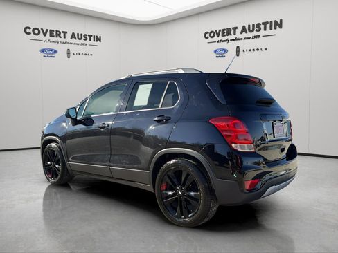 Used 2020 Chevrolet Trax LT w/ Redline Edition image 3