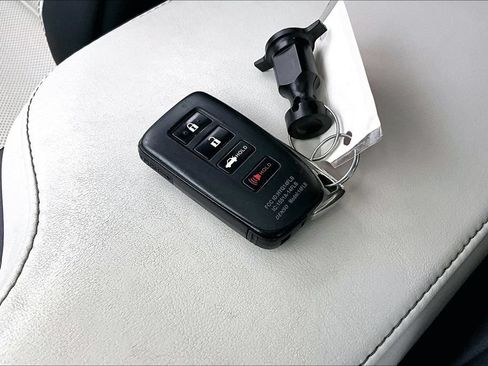 Used 2022 Lexus IS 350 F Sport RWD image 13