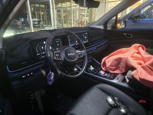 Used 2025 Kia Carnival SX image 8