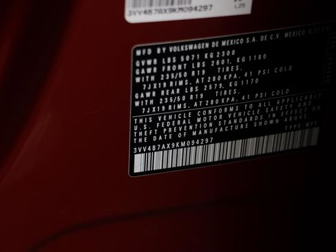 Used 2019 Volkswagen Tiguan SEL Premium image 25