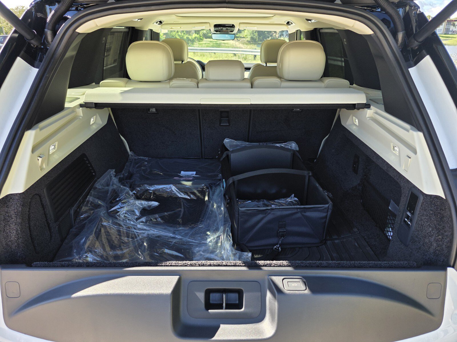 New 2026 Land Rover Range Rover SE AWD/4WD image 14