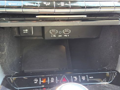 Used 2024 Jeep Wagoneer Series II AWD/4WD image 26