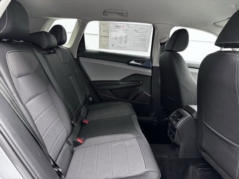 Used 2024 Volkswagen Taos SE image 26