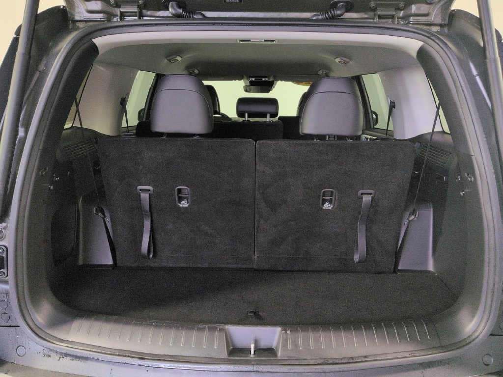 Used 2024 Hyundai Santa Fe SEL FWD image 16
