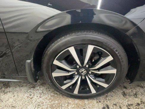Used 2024 Honda Civic EX-L image 19