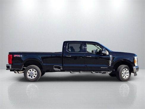 Used 2023 Ford F350 XLT w/ FX4 Off-Road Package image 3