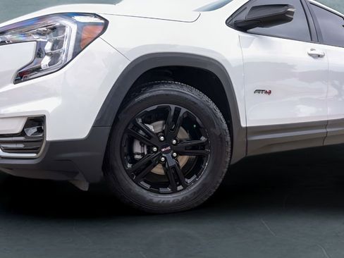 Used 2023 GMC Terrain AT4 AWD/4WD image 4