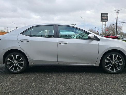Used 2017 Toyota Corolla XSE image 2