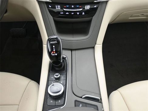 Used 2021 Cadillac XT5 Premium Luxury image 24