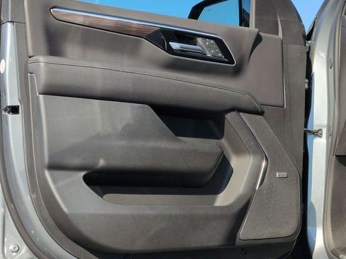 New 2026 Chevrolet Suburban Premier image 20