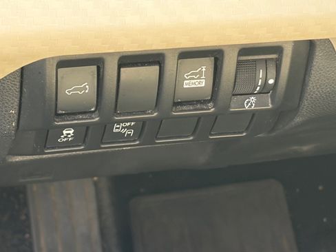 Used 2019 Subaru Ascent Premium image 10