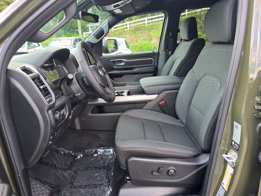 New 2026 RAM 1500 Big Horn AWD/4WD image 4