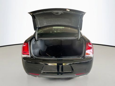 Used 2023 Chrysler 300 Touring L w/ Comfort Group image 29