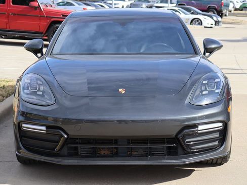 Used 2017 Porsche Panamera image 3