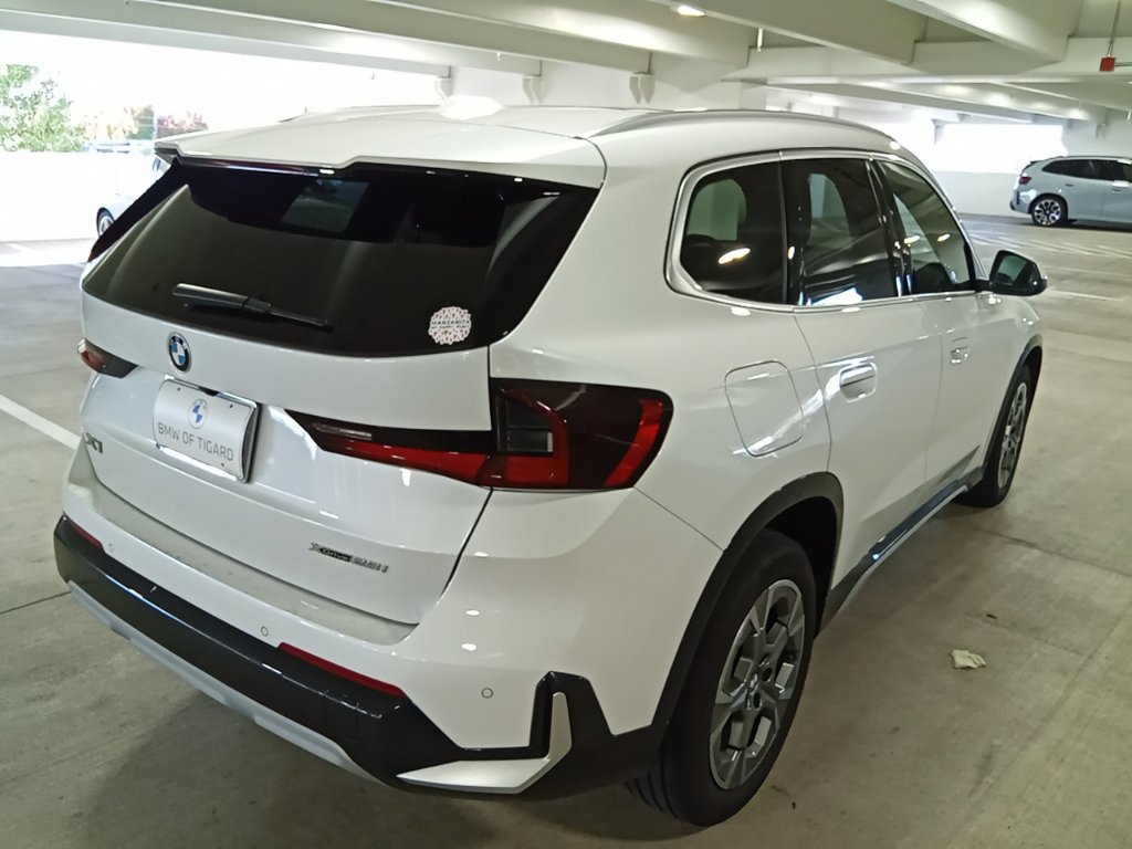 Used 2025 BMW X1 xDrive28i w/ Convenience Package AWD/4WD image 5