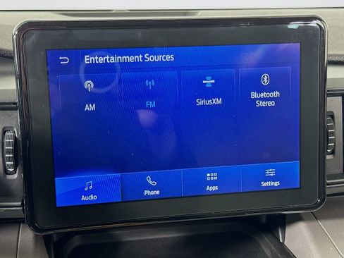 Used 2024 Ford Explorer XLT image 34