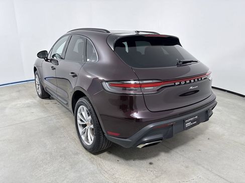 Certified 2025 Porsche Macan AWD/4WD image 3