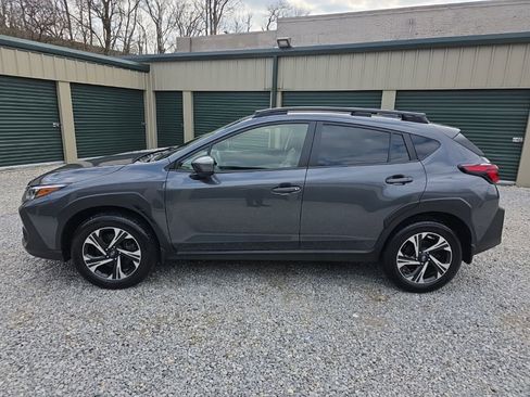 Used 2024 Subaru Crosstrek 2.0i Premium image 3