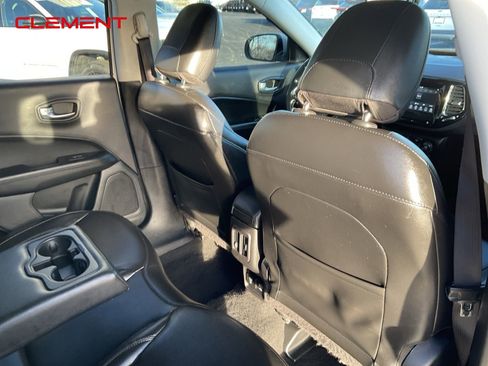 Used 2021 Jeep Compass Latitude image 23