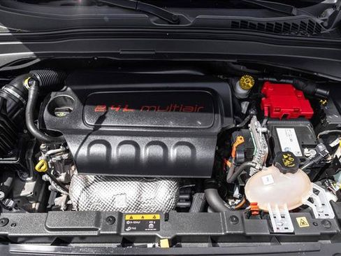 Used 2021 Jeep Renegade Latitude w/ Sun & Sound Group FWD image 28