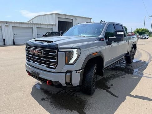 Used 2024 GMC Sierra 2500 AT4 w/ AT4 Premium Plus Package AWD/4WD image 2