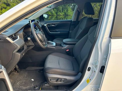 Certified 2025 Toyota RAV4 XLE FWD image 15
